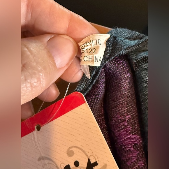 Tru-Fit Pashmina 100% Acrylic Scarf NWT 28"x82" Purple Blue Black & Gold - Picture 4 of 7